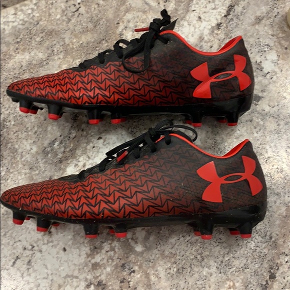 Red and Black Under Armour Soccer Cleats Size 7 - Picture 2 of 7